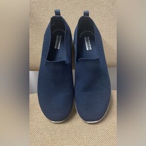 SKECHERS GOGA MAT Women’s Slip On Sneakers. Size 7 1/2. EUC